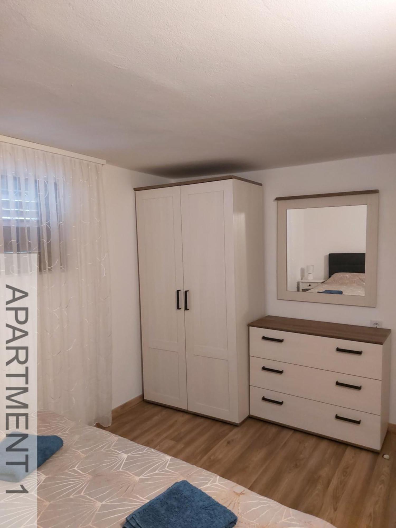 Apartmani Denis สตาราบัชกา ภายนอก รูปภาพ